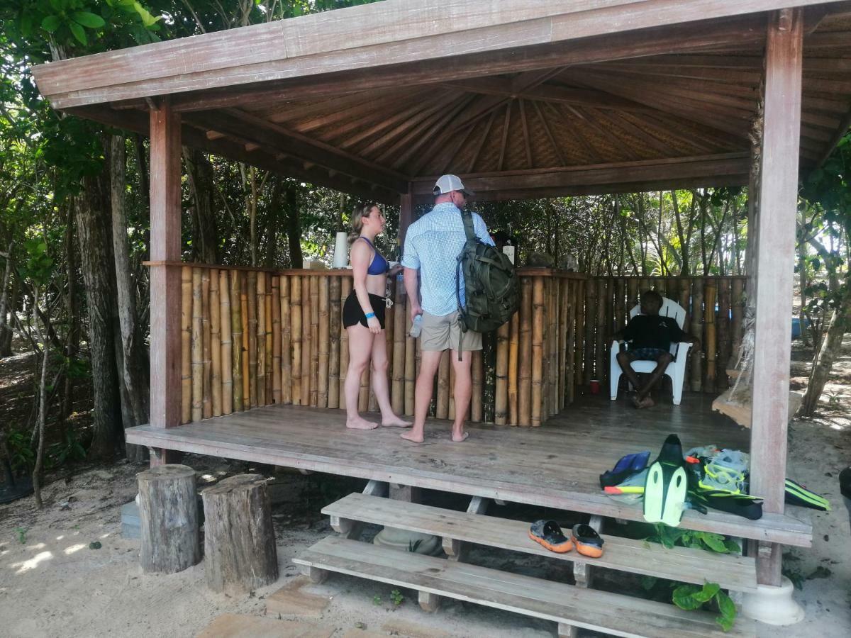 Sonny Island Resort Cabanas Frente Al Mar Punta Bajo Rico المظهر الخارجي الصورة